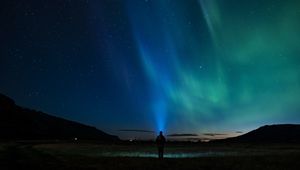 Preview wallpaper starry sky, silhouette, northern lights, loneliness