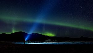 Preview wallpaper starry sky, silhouette, northern lights, loneliness, light, night