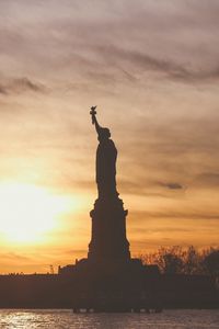 Preview wallpaper statue of liberty, usa, america, sunset, sculpture