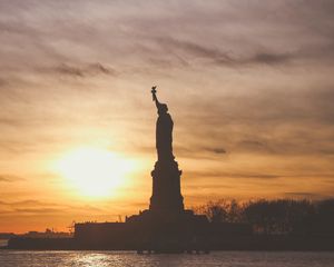 Preview wallpaper statue of liberty, usa, america, sunset, sculpture