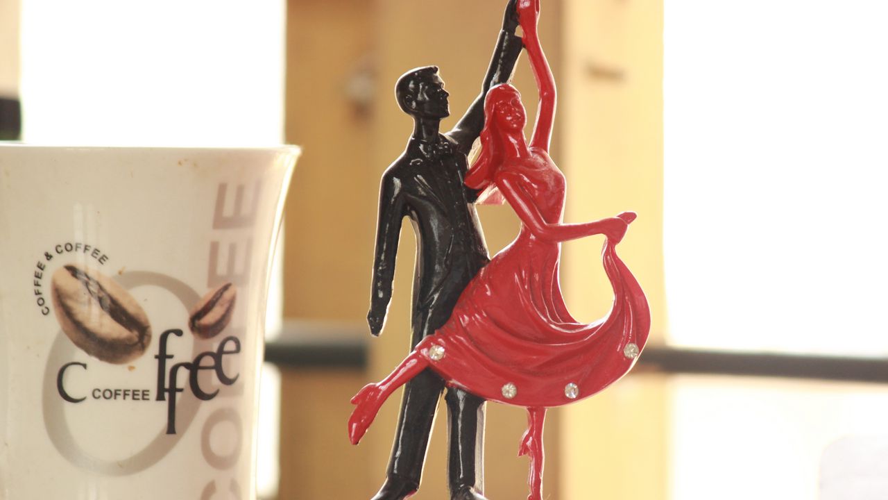 Wallpaper statuette, dance, couple, romance