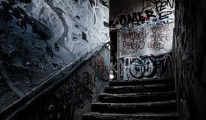 Preview wallpaper steps, graffiti, dark