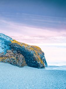 Preview wallpaper stone, rock, snow, moss