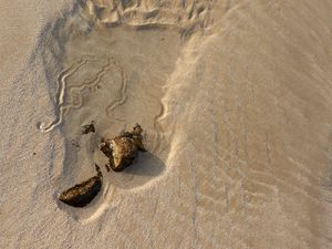 Preview wallpaper stone, sand, beach