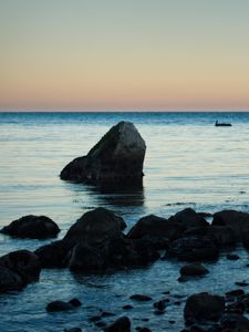 Preview wallpaper stone, sea, twilight, horizon