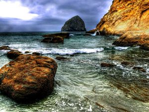 Preview wallpaper stone, water, sea, silt, sky