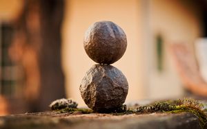 Preview wallpaper stones, balls, moss, close-up