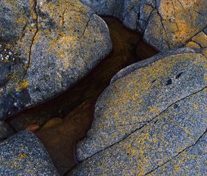 Preview wallpaper stones, cranny, water, relief