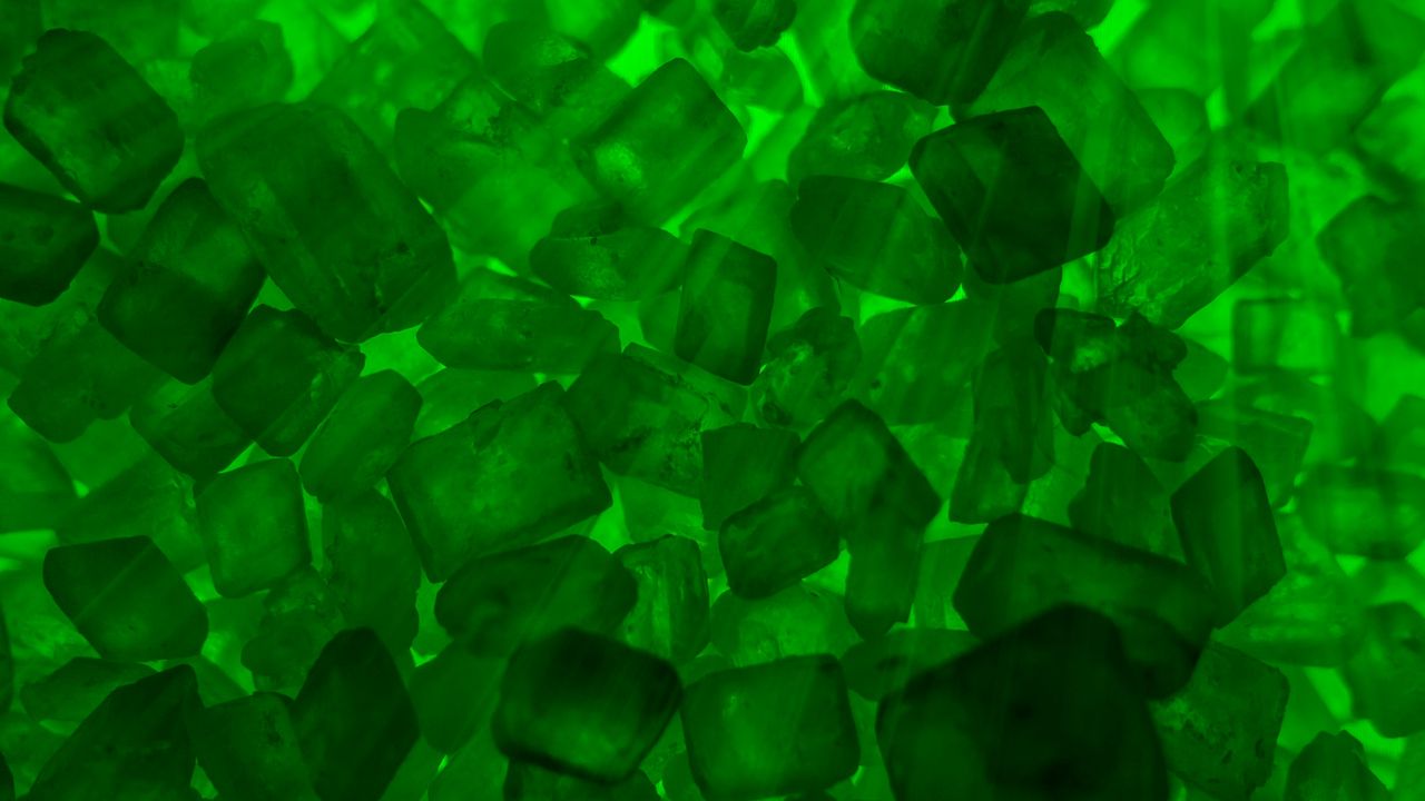 Wallpaper stones, crystals, rays, green