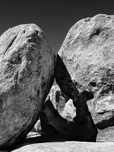 Preview wallpaper stones, gorge, black and white