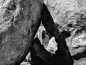 Preview wallpaper stones, gorge, black and white