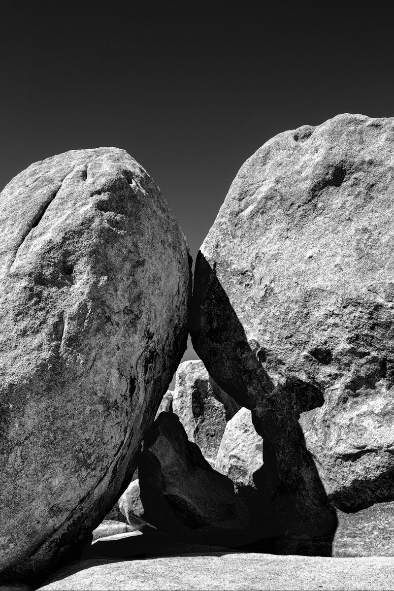 Download wallpaper 800x1200 stones, gorge, black and white iphone 4s/4