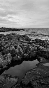 Preview wallpaper stones, reefs, sea, water, horizon, black and white