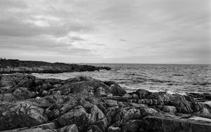 Preview wallpaper stones, reefs, sea, water, horizon, black and white