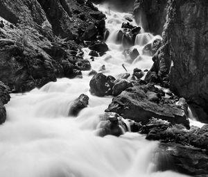 Preview wallpaper stones, river, nature, black and white