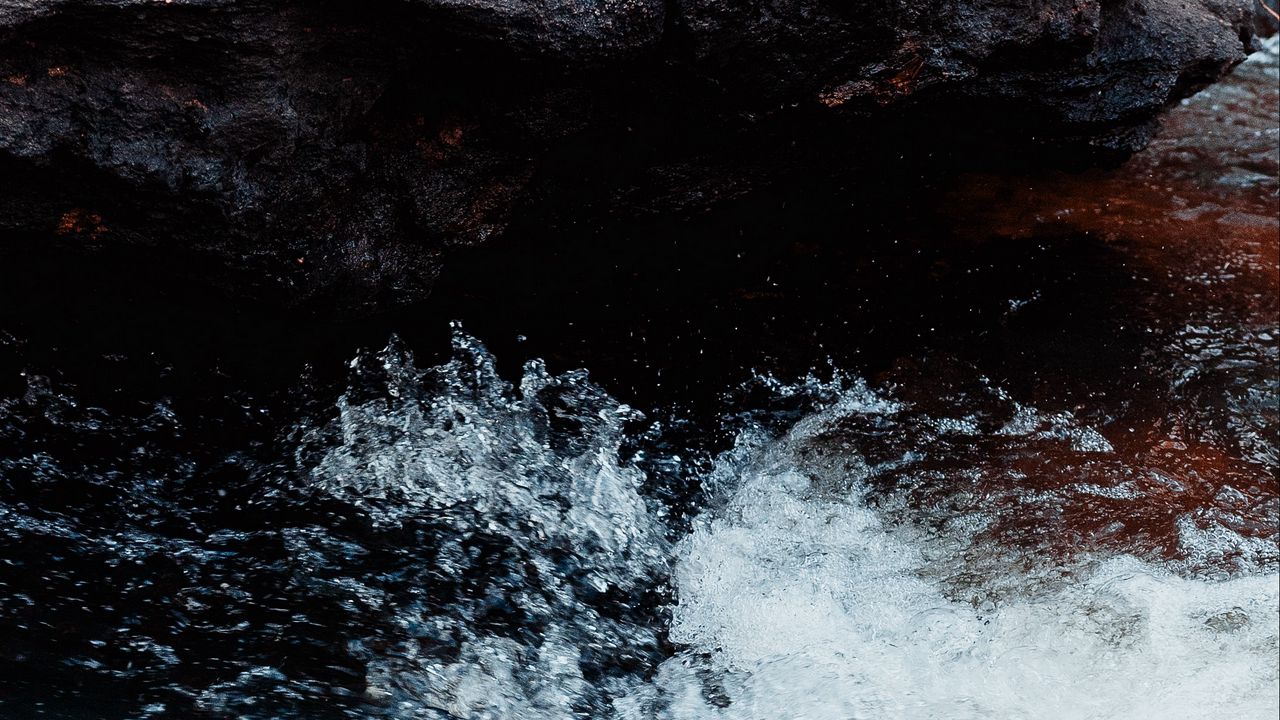 Wallpaper stones, rocks, spray, water