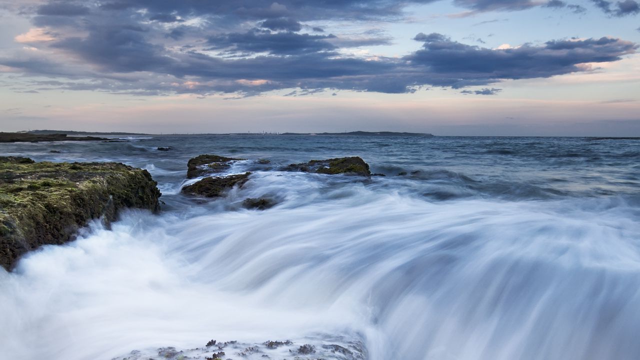 Wallpaper stones, sea, cascade