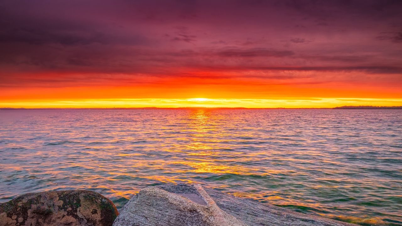 Wallpaper stones, sea, horizon, sunset