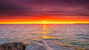 Preview wallpaper stones, sea, horizon, sunset