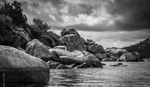 Preview wallpaper stones, sea, nature, black and white