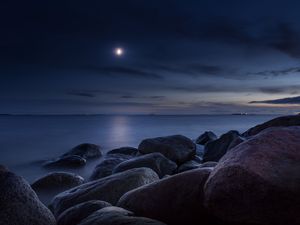 Preview wallpaper stones, sea, night, moon, light