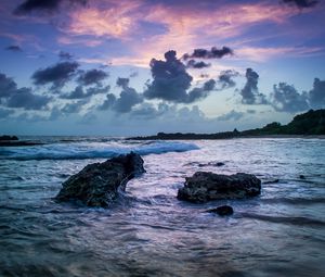 Preview wallpaper stones, sea, waves, clouds