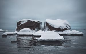 Preview wallpaper stones, snow, ice, sea