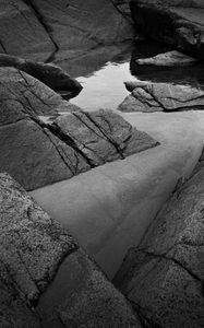 Preview wallpaper stones, water, black and white, relief