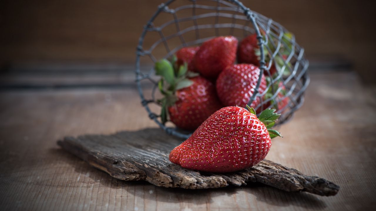 Wallpaper strawberries, berries, basket, ripe