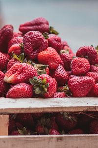 Preview wallpaper strawberries, berries, basket
