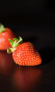 Preview wallpaper strawberries, berries, blur, food