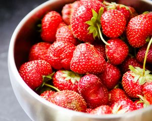 Preview wallpaper strawberries, berries, bowl, food
