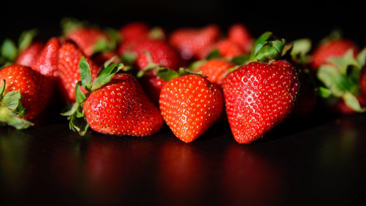 Wallpaper strawberries, berries, food, red