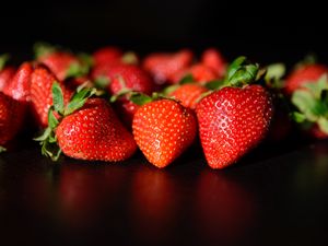 Preview wallpaper strawberries, berries, food, red