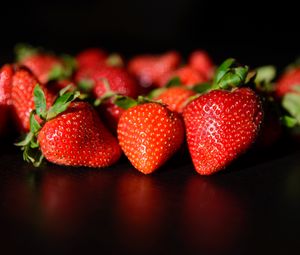 Preview wallpaper strawberries, berries, food, red