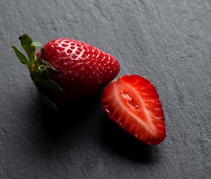 Preview wallpaper strawberries, berries, fresh, juicy, ripe