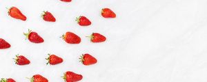 Preview wallpaper strawberries, berries, fruit, white