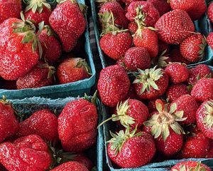 Preview wallpaper strawberries, berries, fruit, ripe, fresh