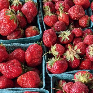 Preview wallpaper strawberries, berries, fruit, ripe, fresh