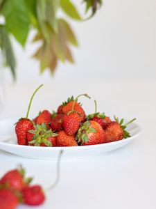 Preview wallpaper strawberries, berries, fruits, dessert