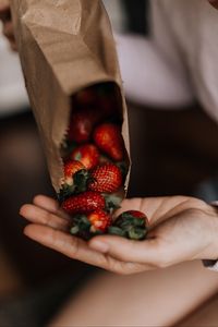 Preview wallpaper strawberries, berries, fruits, hand, pack