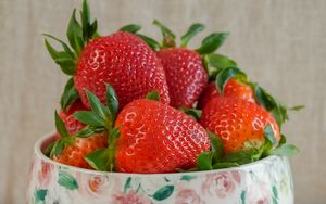 Preview wallpaper strawberries, berries, fruits, bowl