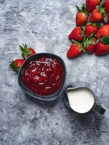 Preview wallpaper strawberries, berries, jam, milk