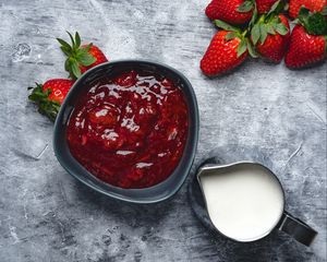 Preview wallpaper strawberries, berries, jam, milk
