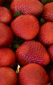 Preview wallpaper strawberries, berries, leaves, food, red