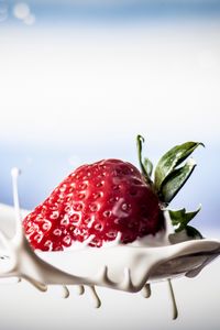 Preview wallpaper strawberries, berries, milk, macro