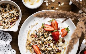 Preview wallpaper strawberries, berries, muesli, plate, breakfast, aesthetics