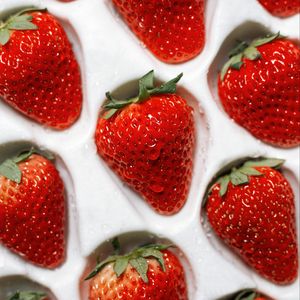 Preview wallpaper strawberries, berries, red, ripe, wet