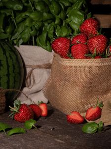 Preview wallpaper strawberries, berries, red, ripe, leaves, bag