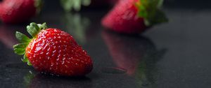 Preview wallpaper strawberries, berries, ripe